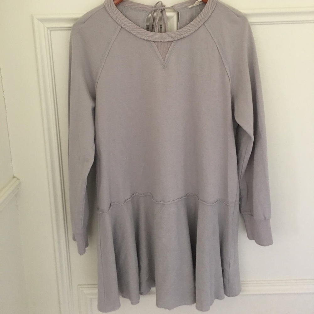 Flowy light weight sweatshirt material top.